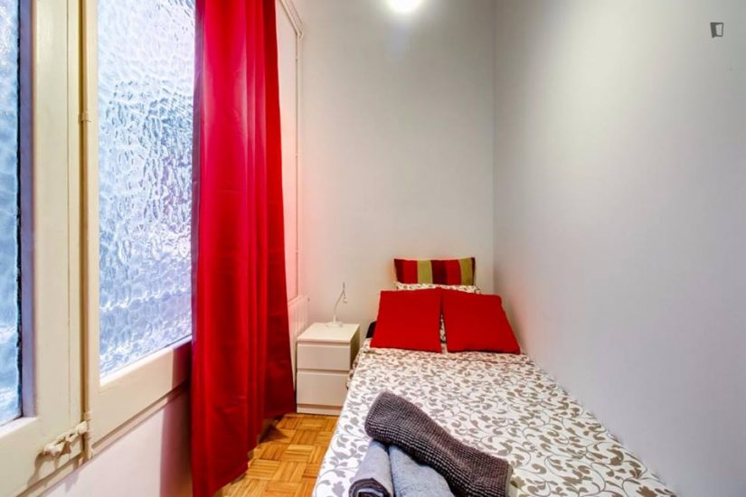 Muntaner student room for rent nr4-3