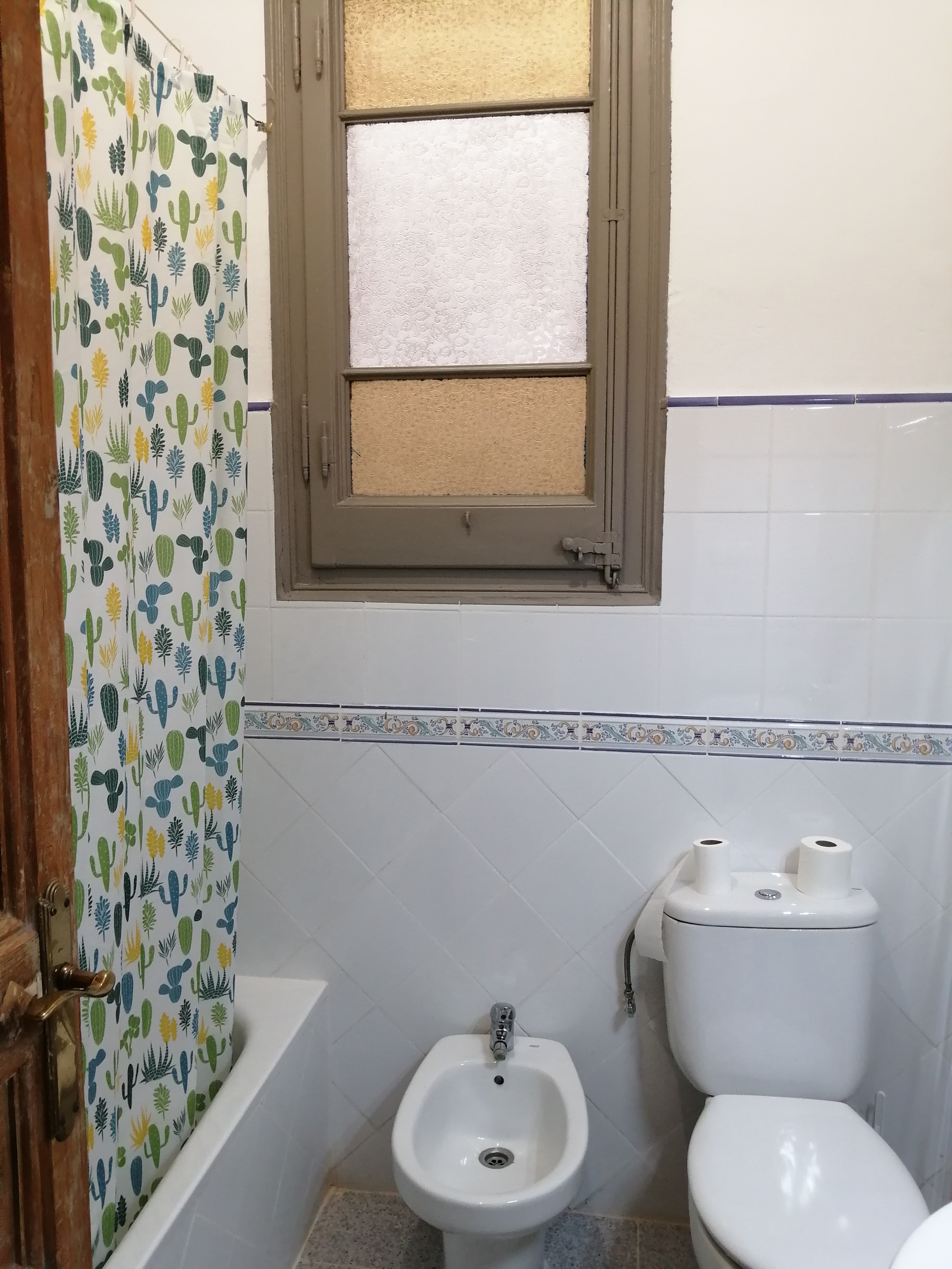 Balmes Apartment bathroom3